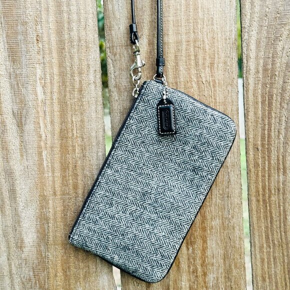 Vintage Coach Coach Herringbone Woolen Tweed Clutch Wristlet Black and White - Picture 7 of 16